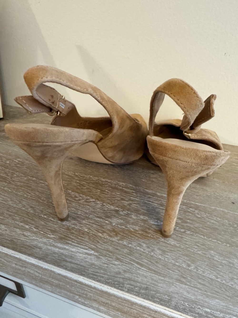 Bleeker & Bond Tan Suede Pointed Toe Slingback Heels - Picture 9 of 10